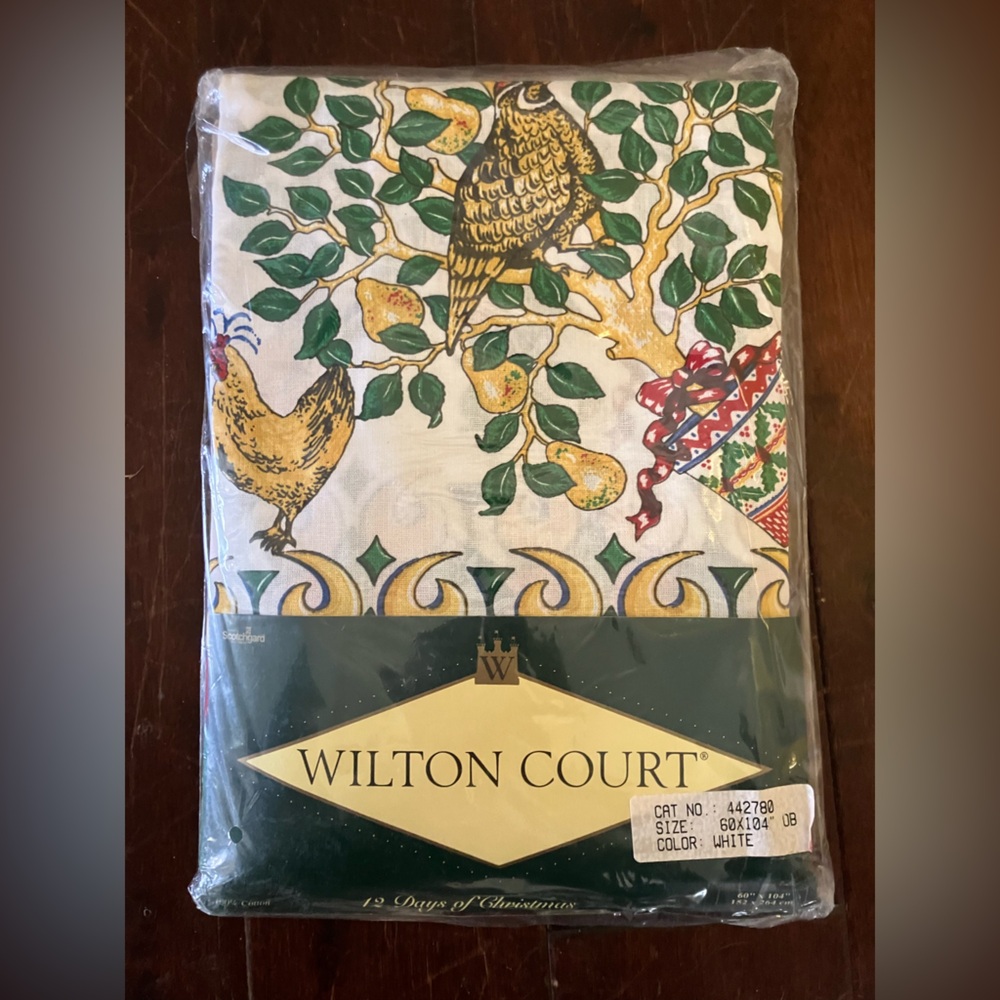 Wilton Court 12 Days of Christmas Vintage Cotton Tablecloth 60x104